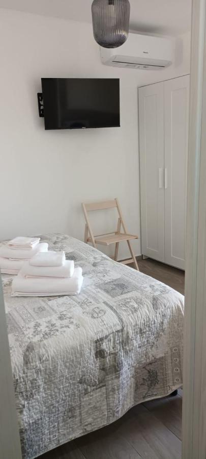 Appartamento Casa Marta Enas Esterno foto