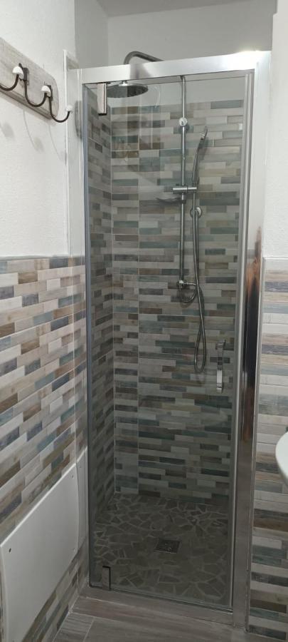 Appartamento Casa Marta Enas Esterno foto